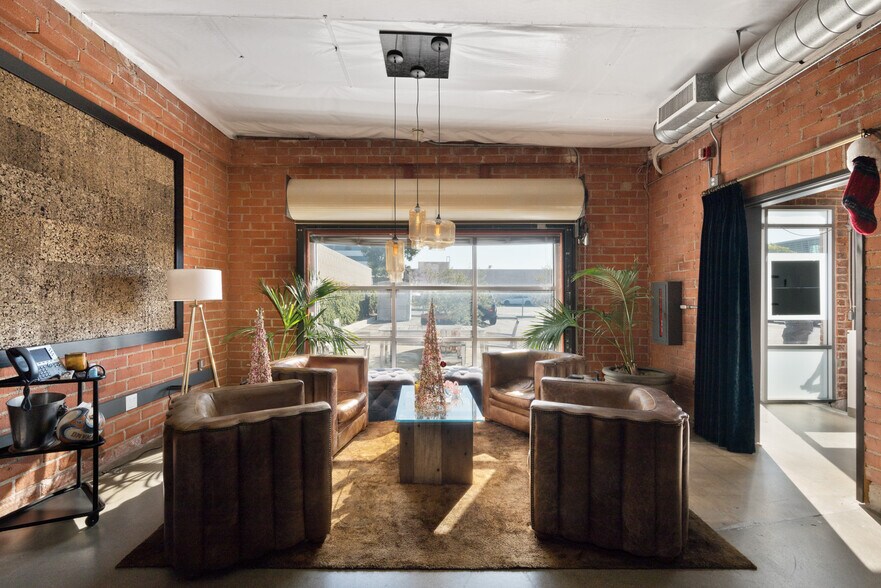 More Photos Of 3830 Clarington Ave, Culver City Loft Creative Space For Lease