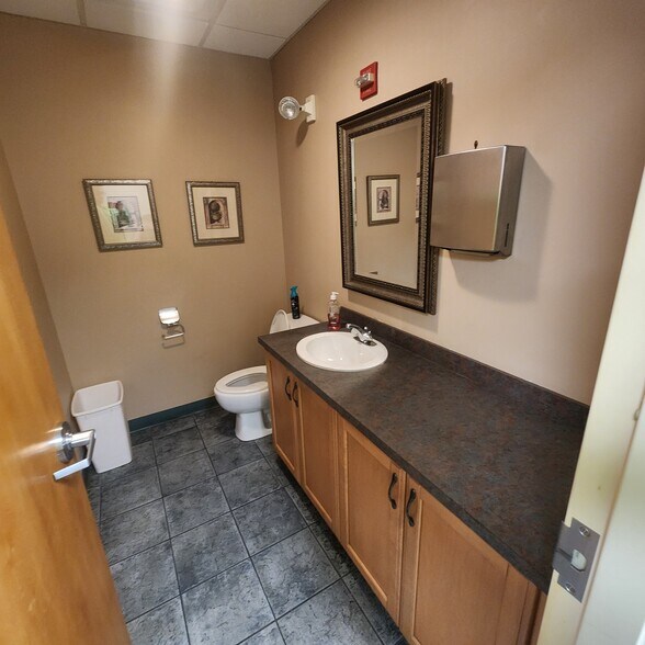 More Photos Of 47 Slade St, Fall River Showroom For Lease