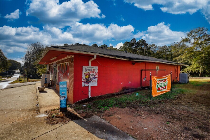 More Photos Of 247 Cannon Dr, Social Circle Restaurant For Sale