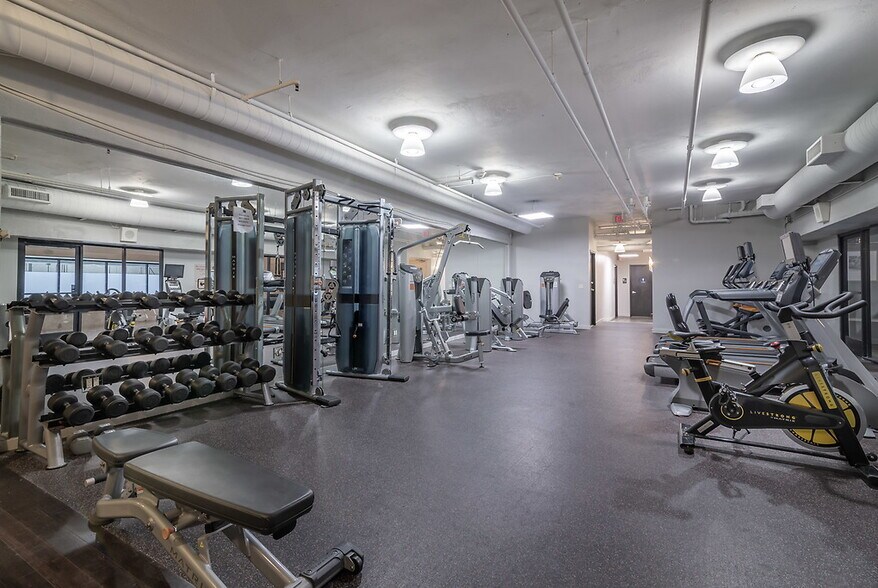 More Photos Of 610 S Main St, Los Angeles Apartments For Lease