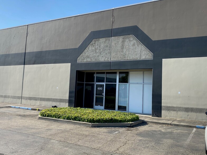 More Photos Of 950 E Grant Line Rd, Tracy Manufacturing For Lease