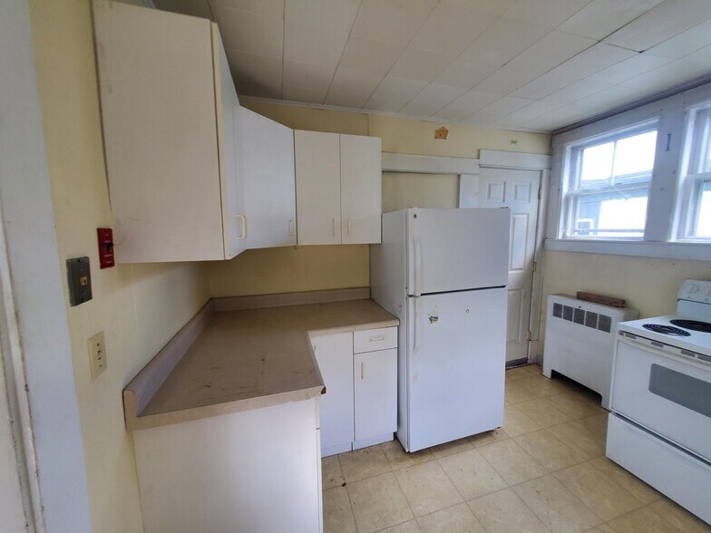 More Photos Of 17 Summer St, Dover-Foxcroft Office For Sale