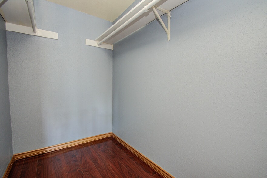 More Photos Of 12506 Ashford Meadow Dr, Houston Apartments For Sale