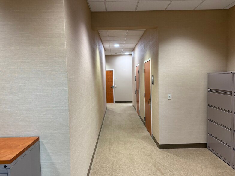 More Photos Of 8235 N Holly Rd, Grand Blanc Office For Lease