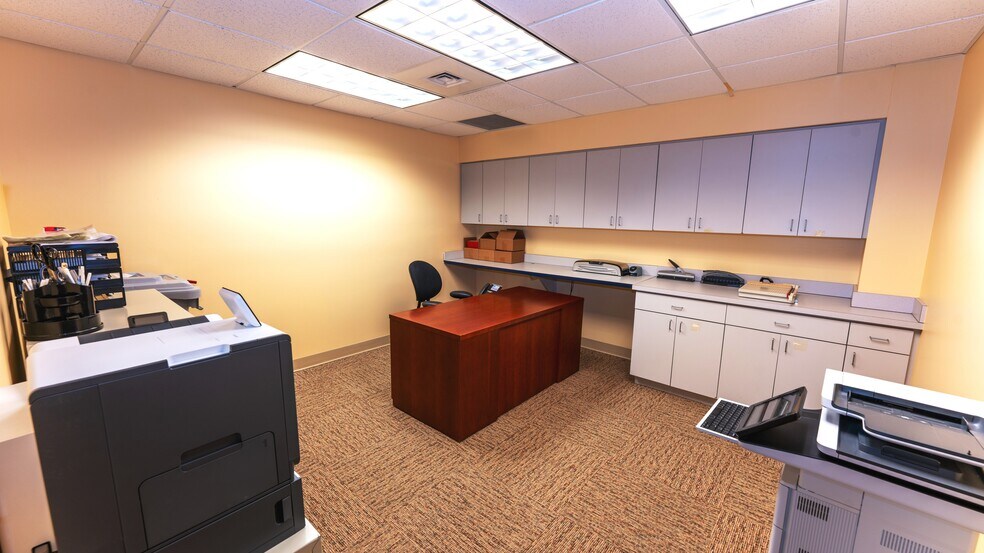 More Photos Of 12751 S Cleveland Ave, Fort Myers Medical For Lease