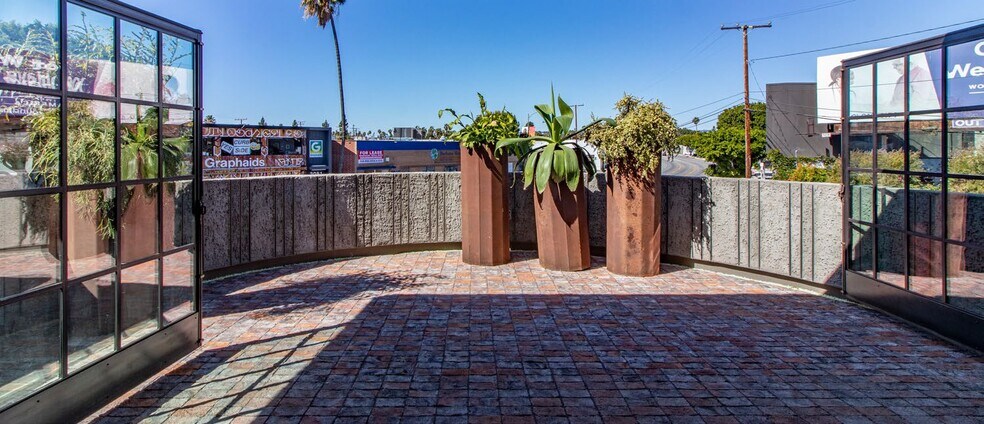 More Photos Of 3050 S La Cienega Blvd, Culver City Storefront Retail Office For Lease