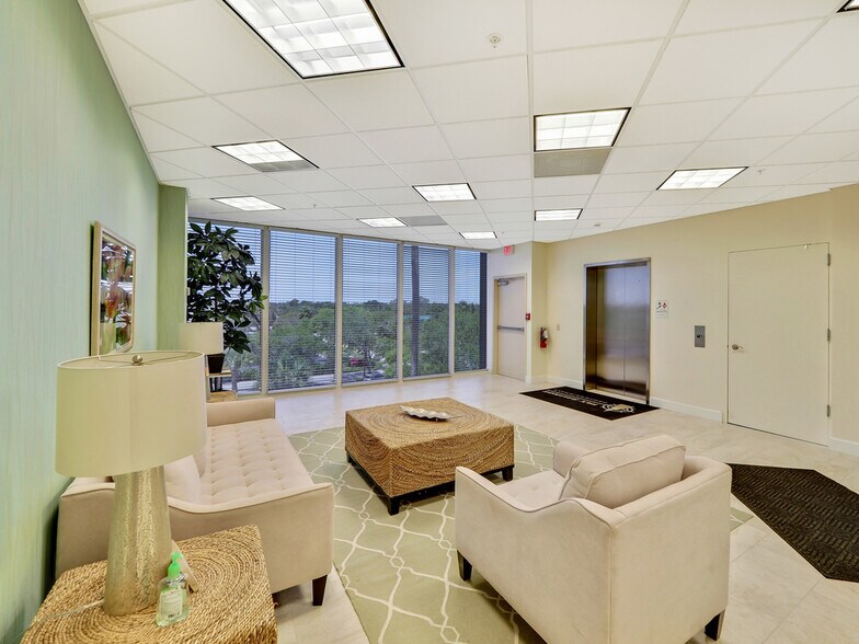 More Photos Of 601 21st St, Vero Beach Loft Creative Space For Lease