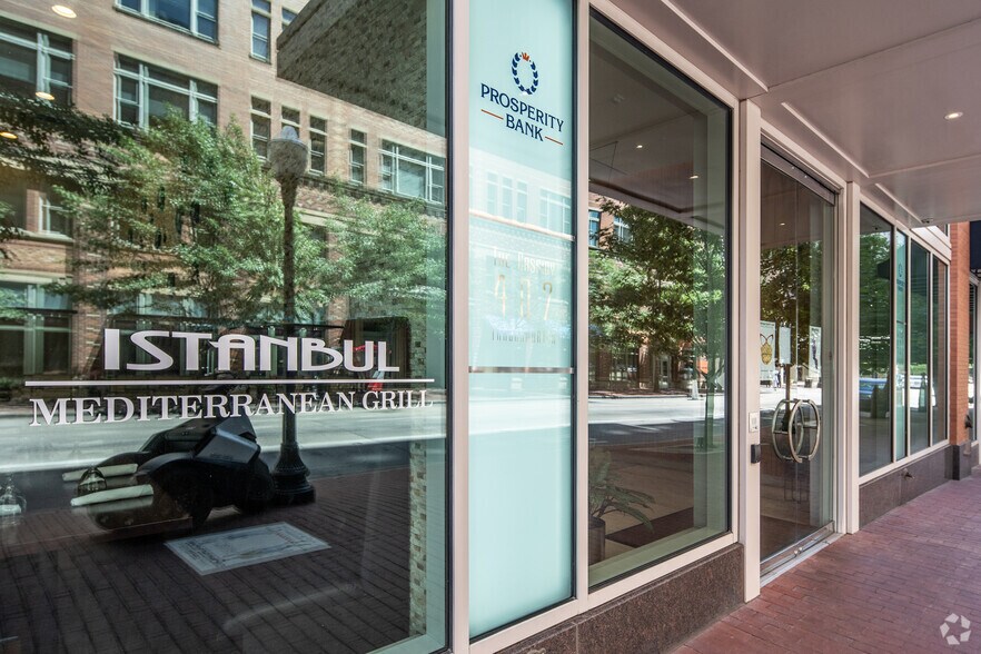 More Photos Of 407 Throckmorton St, Fort Worth Office For Lease