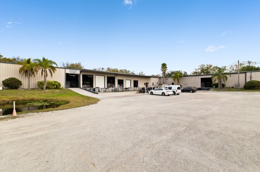 More Photos Of 841 Drive Buick Ave, Orlando Warehouse For Sale