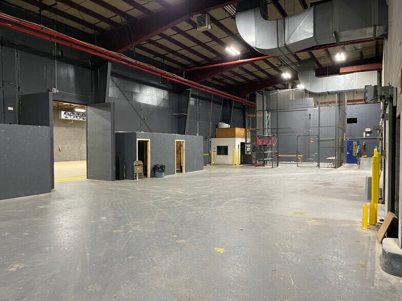 More Photos Of 4865 Arthur Kill Rd, Staten Island Warehouse For Lease