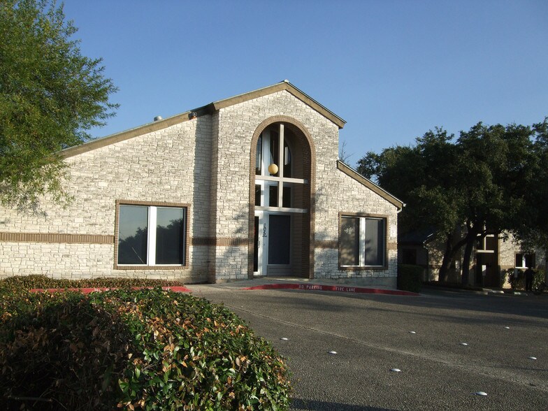 Primary Photo Of 4939 DeZavala Rd, San Antonio Medical For Lease