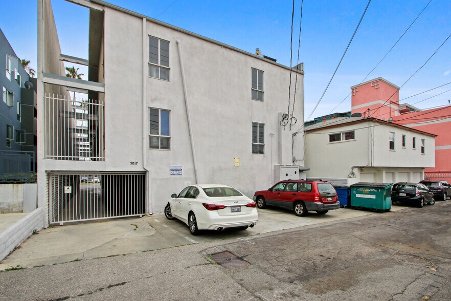 More Photos Of 3017 Santa Monica Blvd, Santa Monica Office For Sale