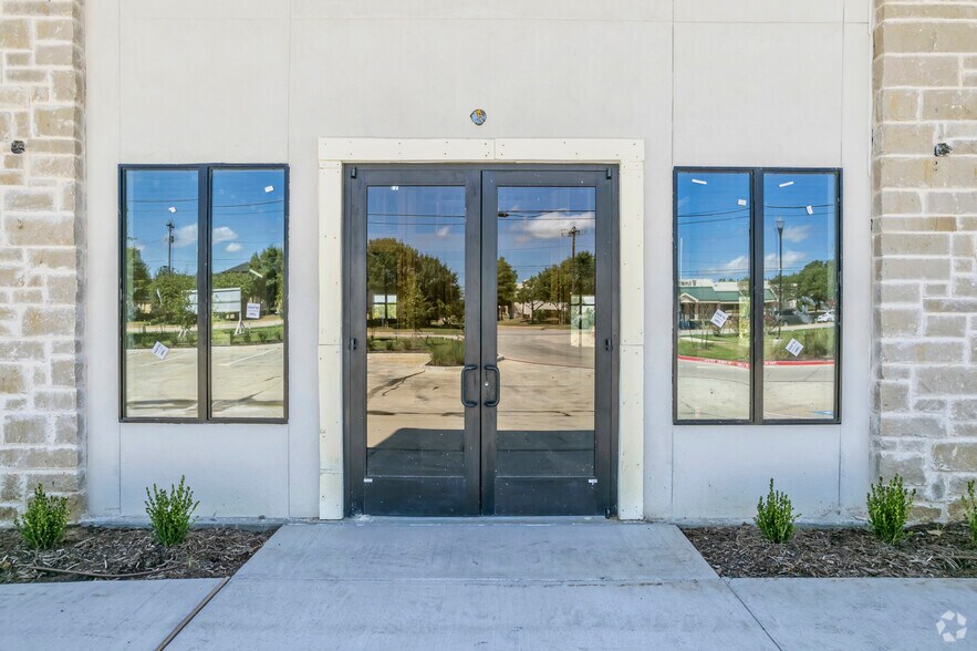 More Photos Of 1722 Keller Pky, Keller Medical For Lease