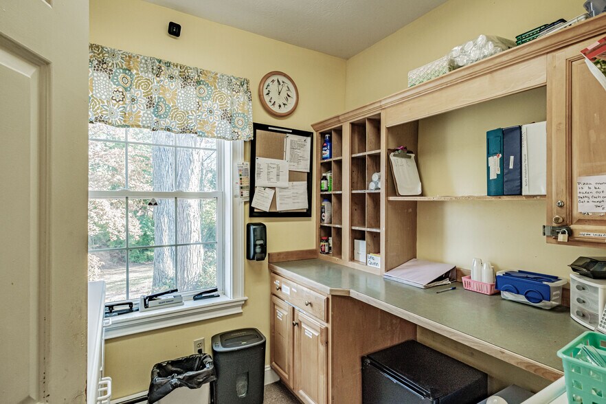 More Photos Of 257 South St, Biddeford Specialty For Sale