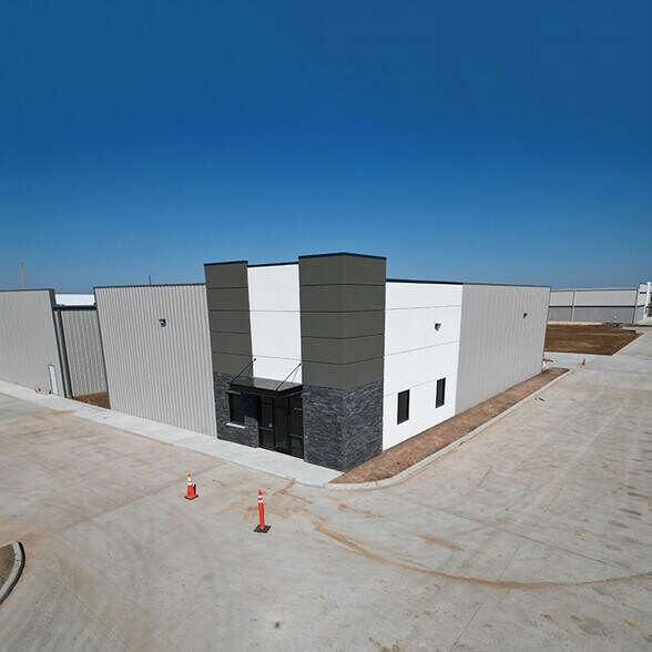 Primary Photo Of 18632 Kermier, Hockley Warehouse For Sale