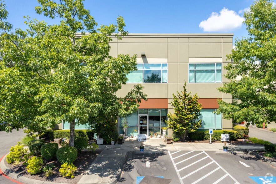 More Photos Of 720 SW 34th St, Renton Warehouse For Lease