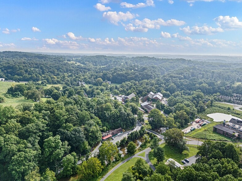 More Photos Of 2913 Creek Rd, Yorklyn Specialty For Sale