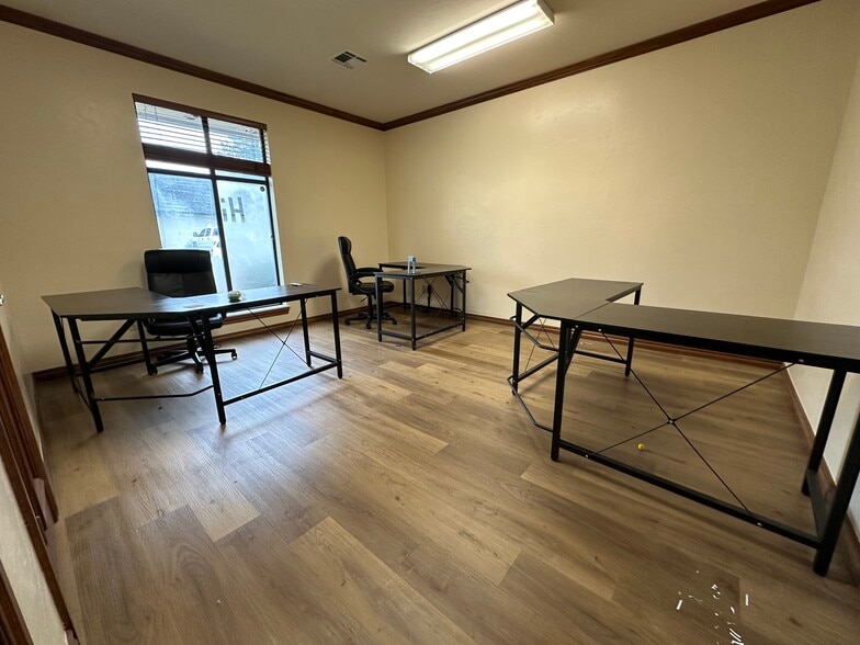 More Photos Of 428 W 15th St, Edmond Office For Lease