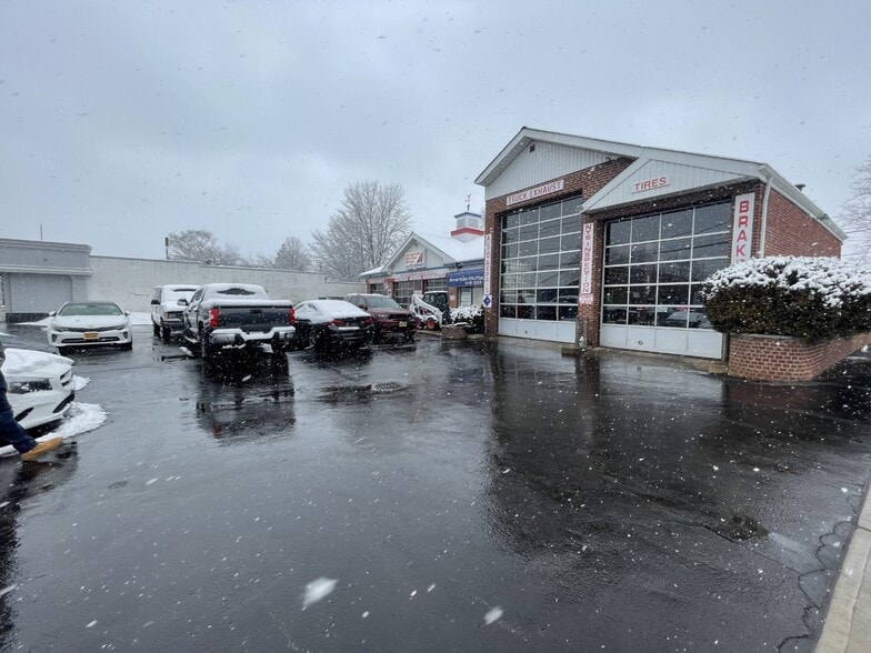Primary Photo Of 815 Old Country Rd, Westbury Auto Repair For Sale