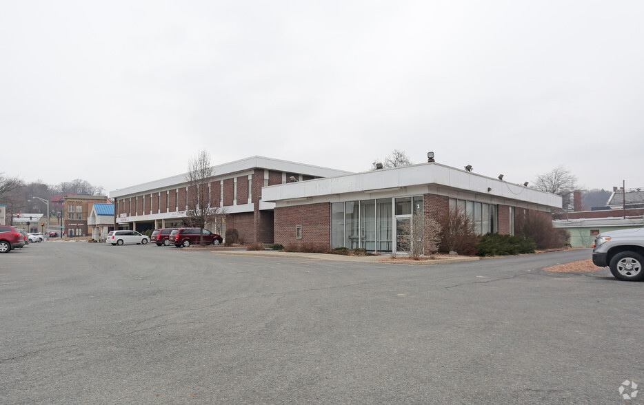 Primary Photo Of 29-39 Market St, Amsterdam Storefront Retail Office For Lease
