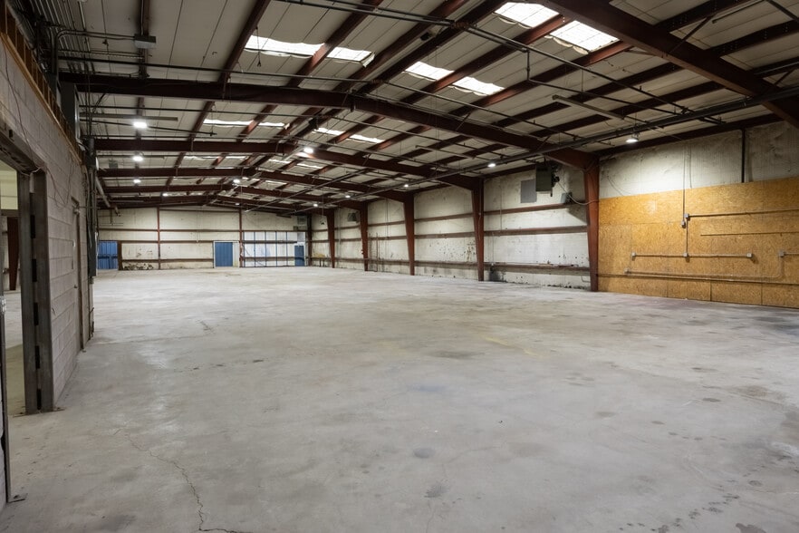 More Photos Of 901 SW 4th Ave, Amarillo Warehouse For Lease