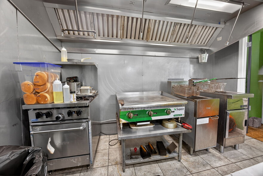 More Photos Of 6836 Prospect Ave, Kansas City Storefront For Sale