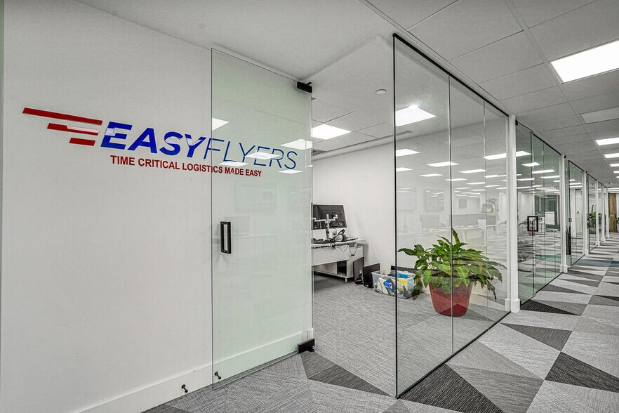 More Photos Of 1110 Brickell Ave, Miami Office For Sale