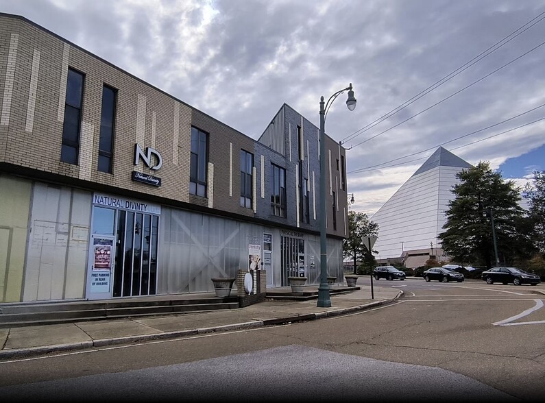 More Photos Of 440 N Front St, Memphis Freestanding For Lease
