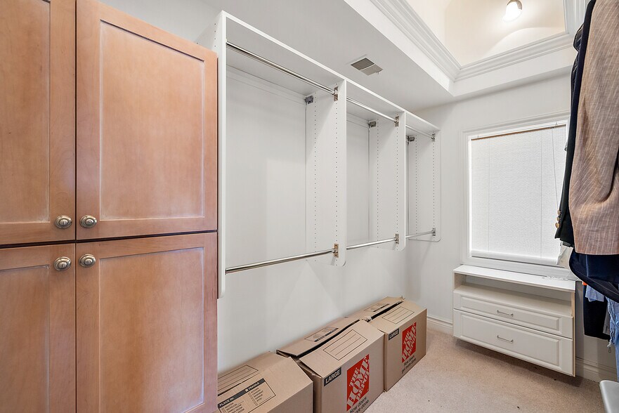 More Photos Of 10611 Lighthouse Pt, South Lyon Specialty For Sale