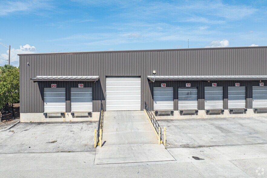 More Photos Of 1900 NW 21st Ave, Fort Lauderdale Distribution For Lease