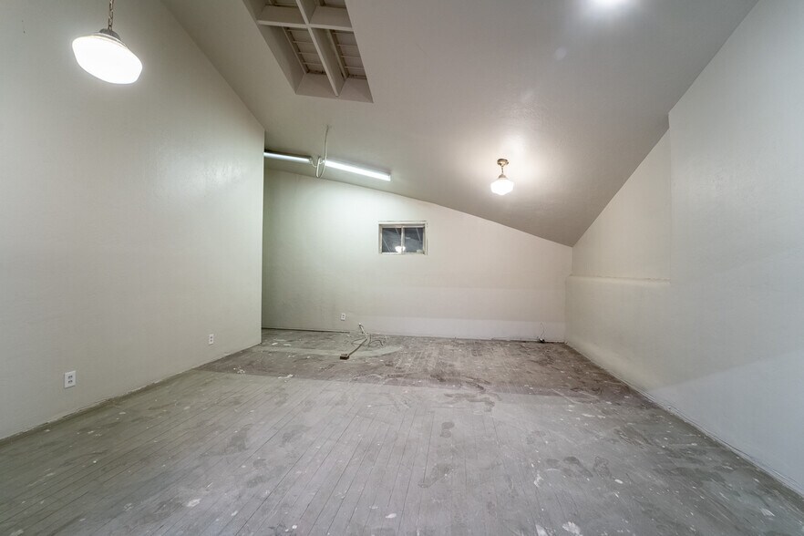 More Photos Of 119 D St, Marysville Storefront Retail Office For Sale