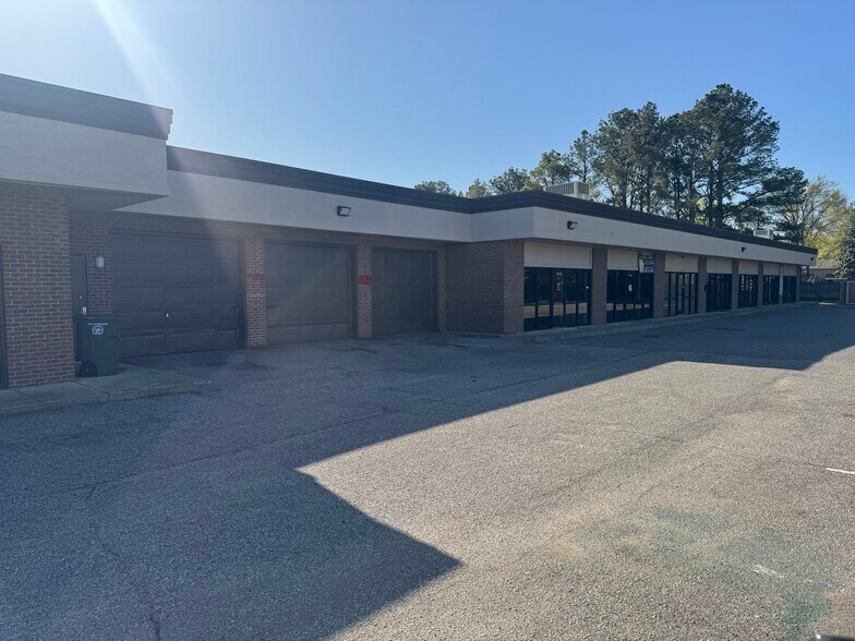 More Photos Of 5681 Mt Moriah Rd, Memphis Storefront Retail Office For Lease