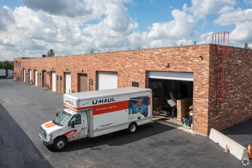 More Photos Of 13 Holland Dr, Caledon Warehouse For Lease