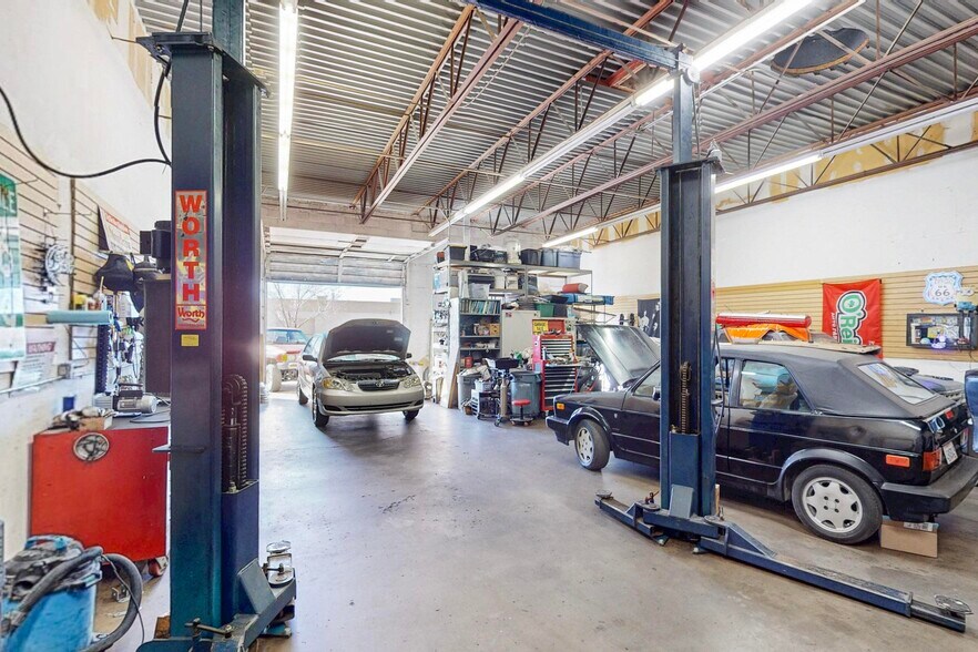 More Photos Of 9921 Southern Ave NE, Albuquerque Warehouse For Sale