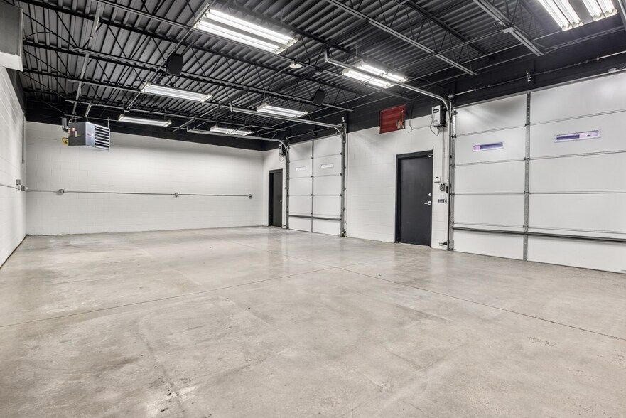 More Photos Of 738 Castleton Rd, Castle Rock Warehouse For Lease