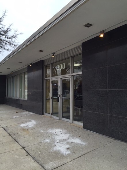 Primary Photo Of 200 E 75th St, Chicago Office For Lease