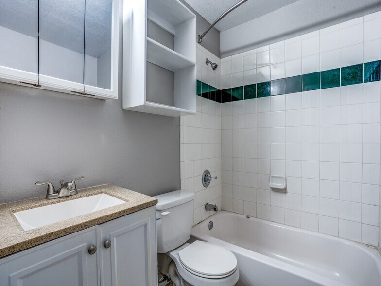 More Photos Of 1221 N Britain Rd, Irving Multifamily For Sale