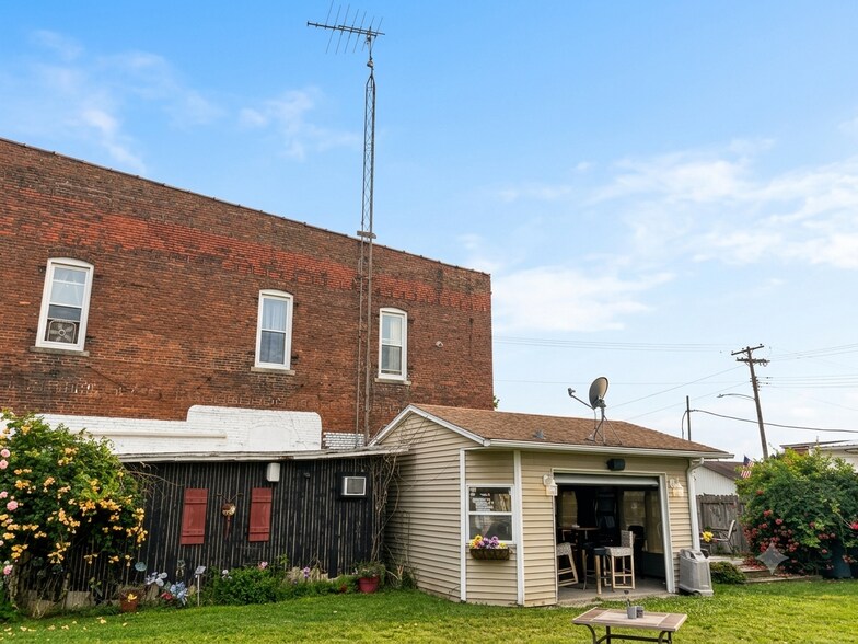 More Photos Of 501 Sarpy St, Morrisonville Storefront Retail Residential For Sale