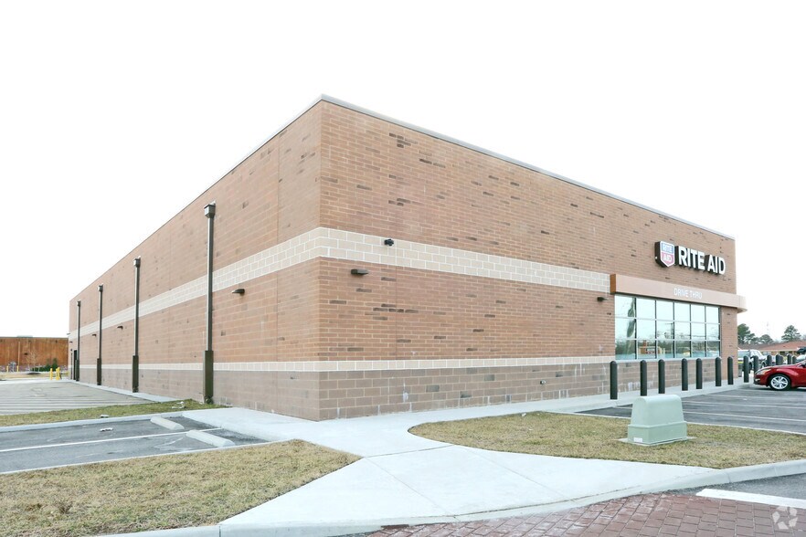 More Photos Of 6150 Old College Dr, Suffolk Drugstore For Sale