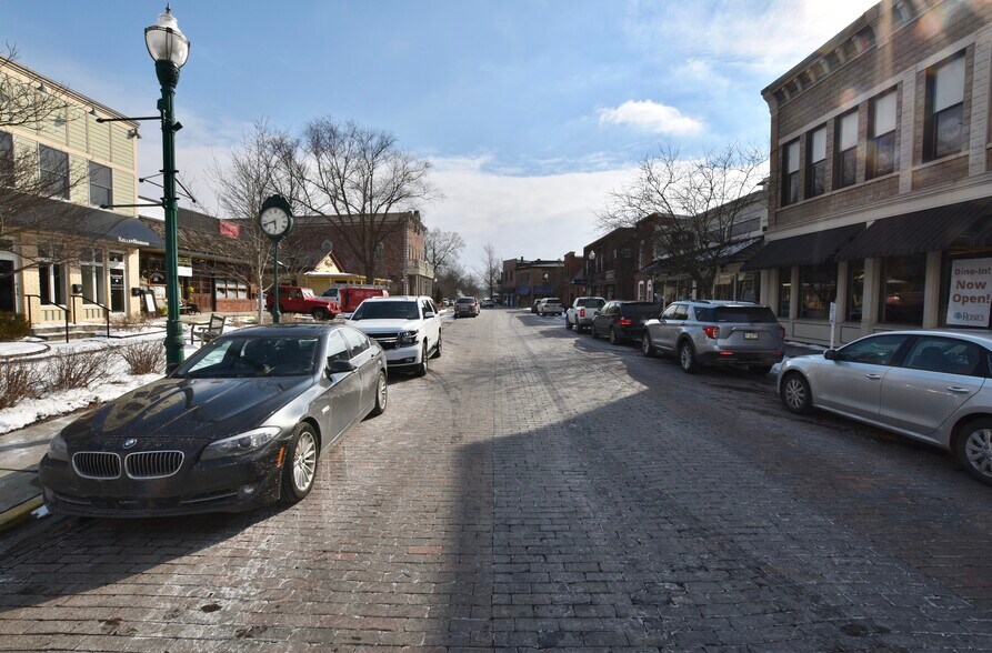 More Photos Of 23 E Cedar St, Zionsville Office For Lease
