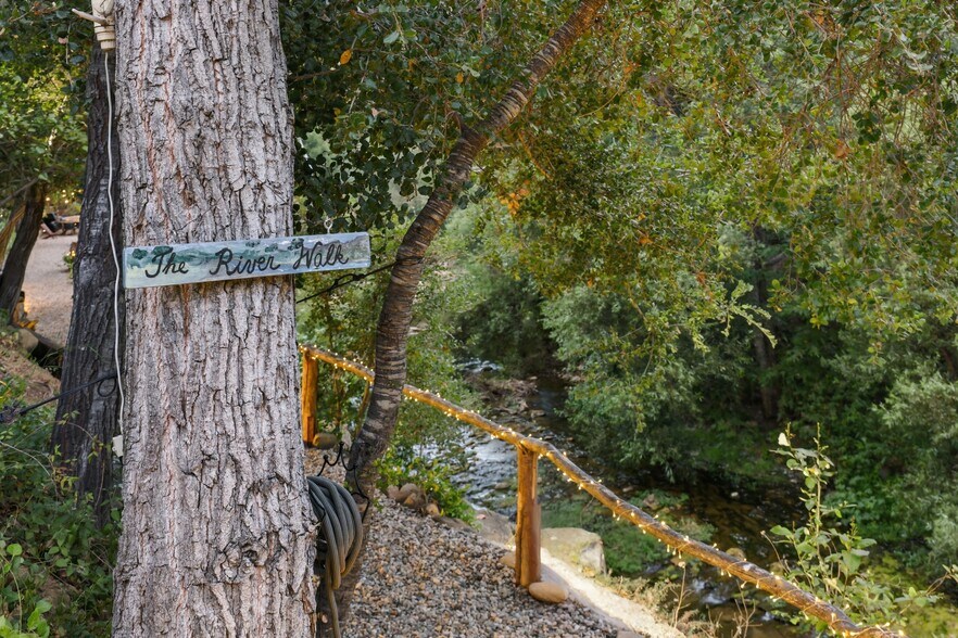 More Photos Of 11358 Creek Rd, Ojai Flex For Sale