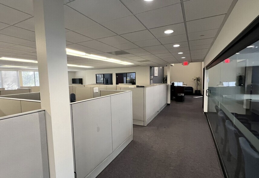More Photos Of 2835 Temple Ave, Signal Hill Office For Sale