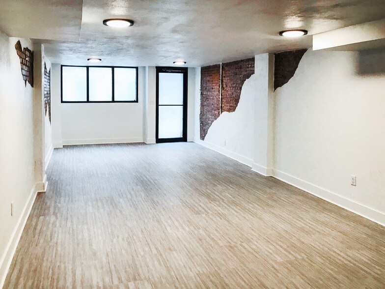 More Photos Of 600-604 E Warrington Ave, Pittsburgh Storefront Retail Office For Lease