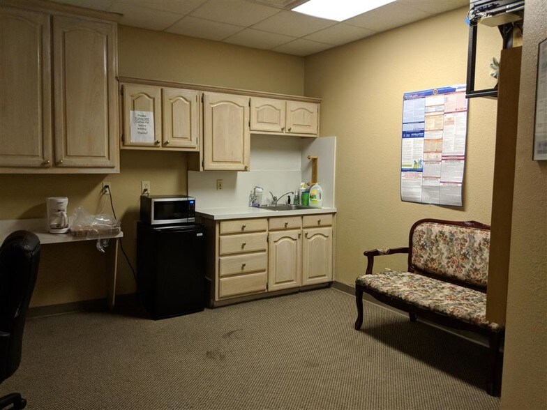 More Photos Of 6407 Colleyville Blvd, Colleyville Medical For Lease