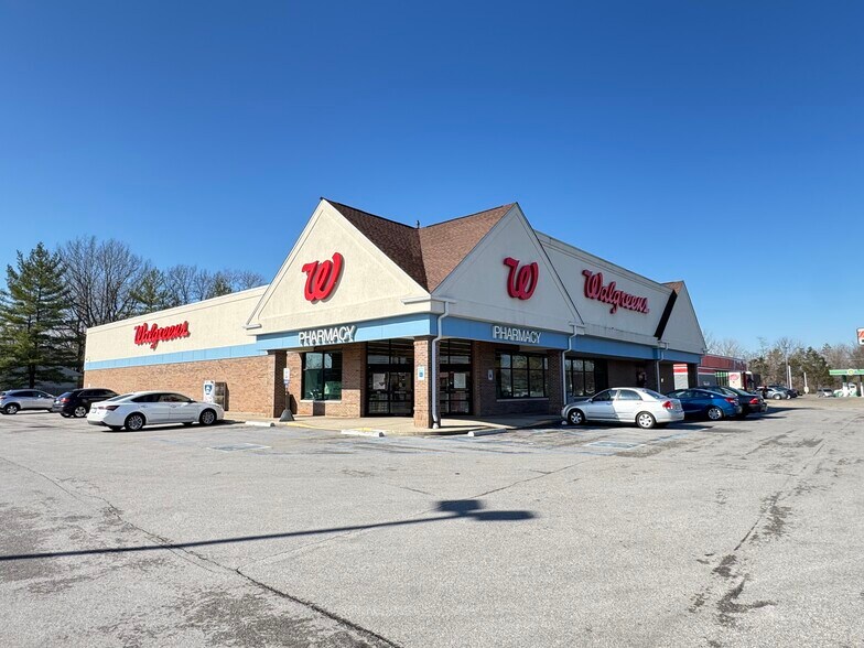 Primary Photo Of 5095 E Thompson Rd, Indianapolis Drugstore For Lease