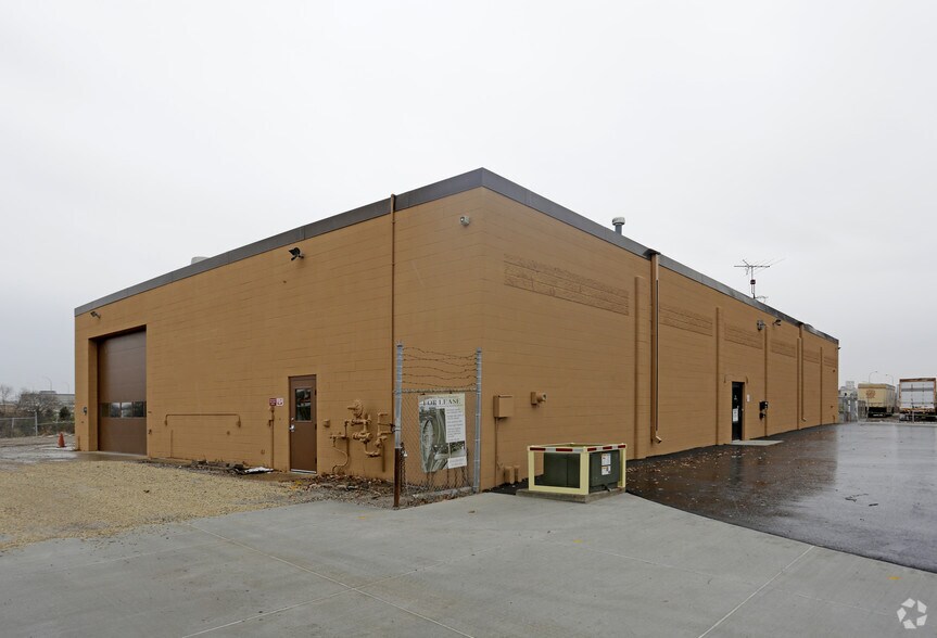 More Photos Of 1501 Johnson St NE, Minneapolis Warehouse For Sale