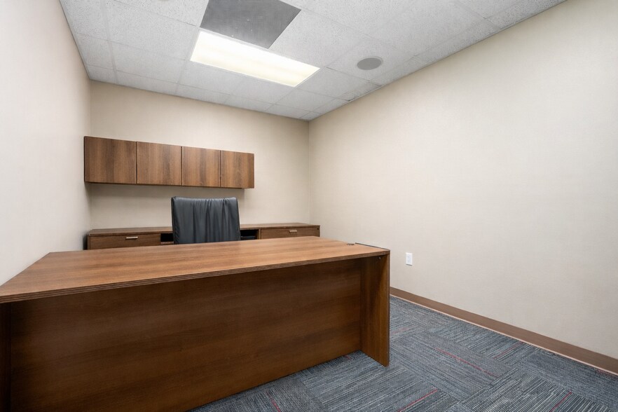 More Photos Of 1962 Mall Blvd, Auburn Warehouse For Sale