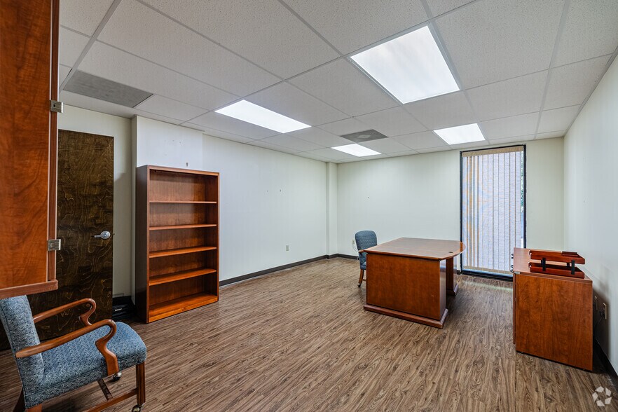 More Photos Of 3901 Carmichael Ave, Jacksonville Medical For Lease