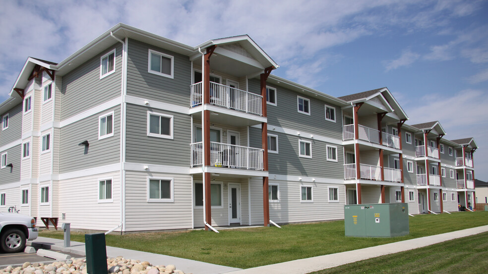 Primary Photo Of 5580 35 St, Whitecourt Apartments For Sale