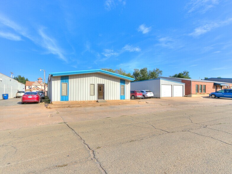 More Photos Of 219 N 6th St, Kingfisher Office For Sale